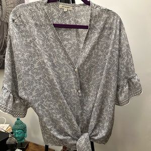 Beautiful blouse! Comfortable,  lightweight and airy